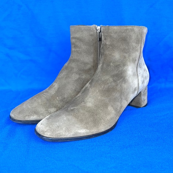 Via Spiga Shoes - |•VIA SPIGA•| Soft Tan Suede Ankle Boots